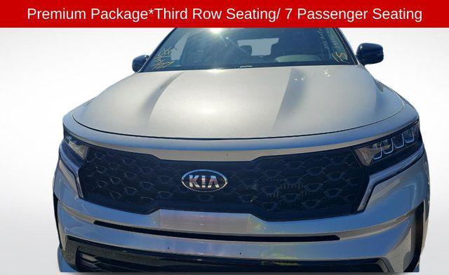 Photo of 2021 Sparkling Silver Kia Sorento