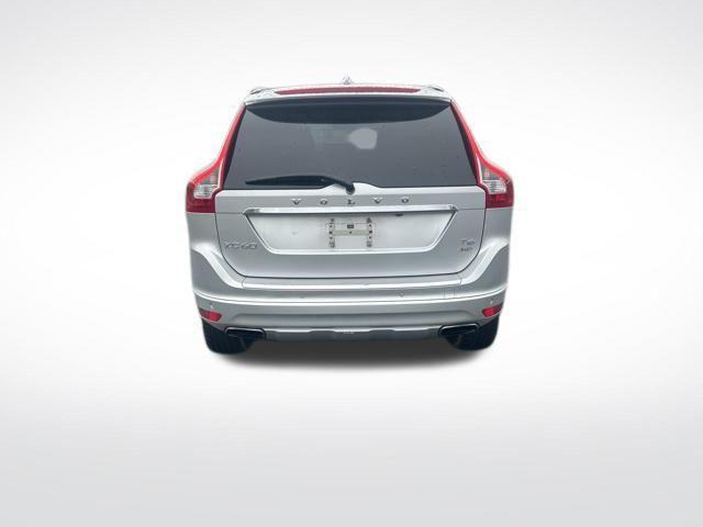 Photo of 2016 Bright Silver Metallic Volvo XC60