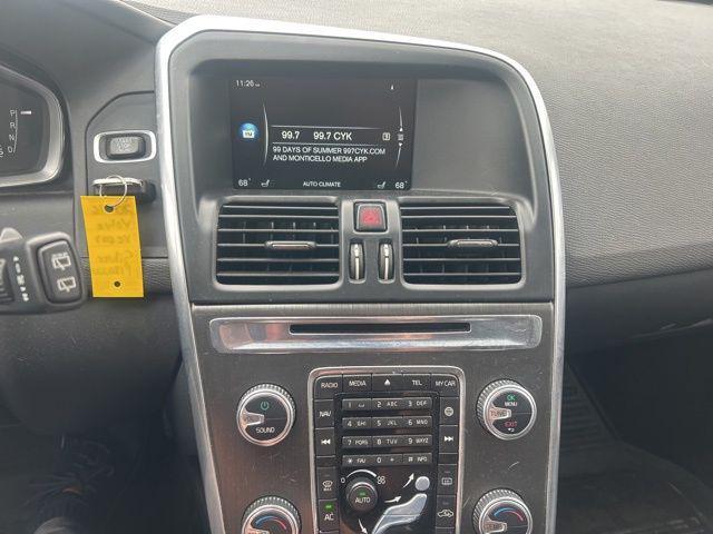 Photo of 2016 Bright Silver Metallic Volvo XC60