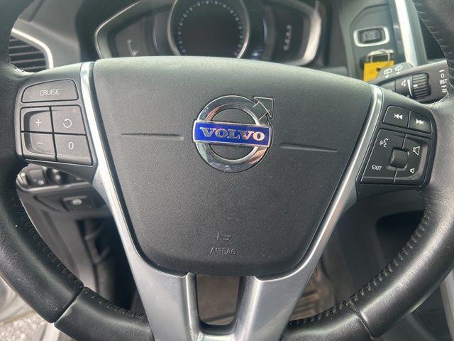 Photo of 2016 Bright Silver Metallic Volvo XC60