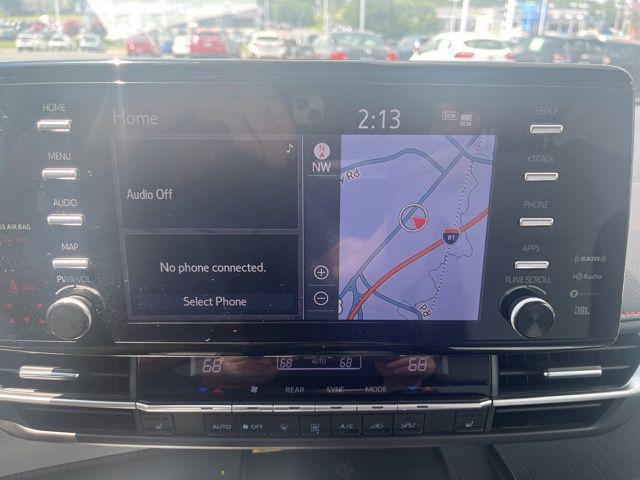 Photo of 2021 Super White Toyota Sienna