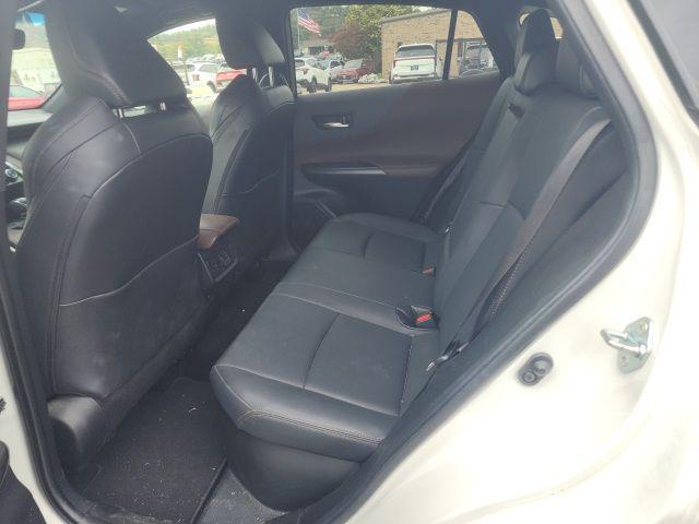 Photo of 2022 Blizzard Pearl Toyota Venza