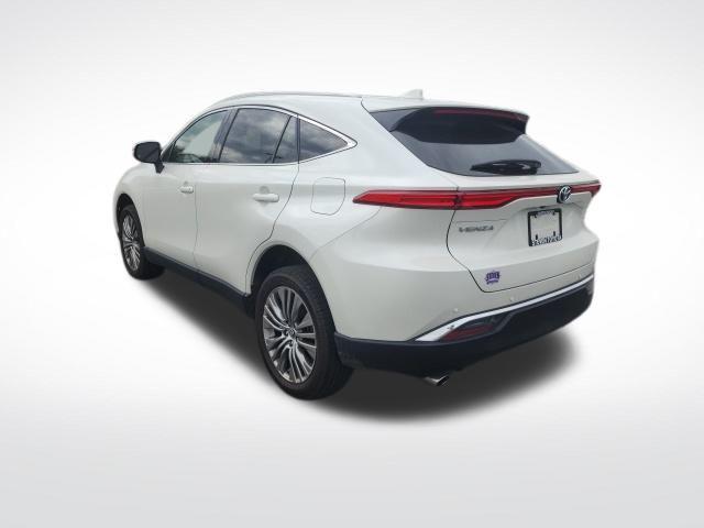 Photo of 2022 Blizzard Pearl Toyota Venza