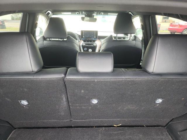 Photo of 2022 Blizzard Pearl Toyota Venza