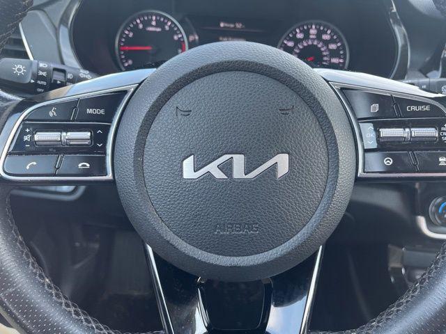 Photo of 2022 Dark Ocean Blue/White Roof Kia Seltos
