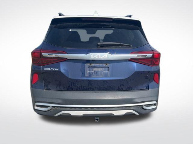 Photo of 2022 Dark Ocean Blue/White Roof Kia Seltos