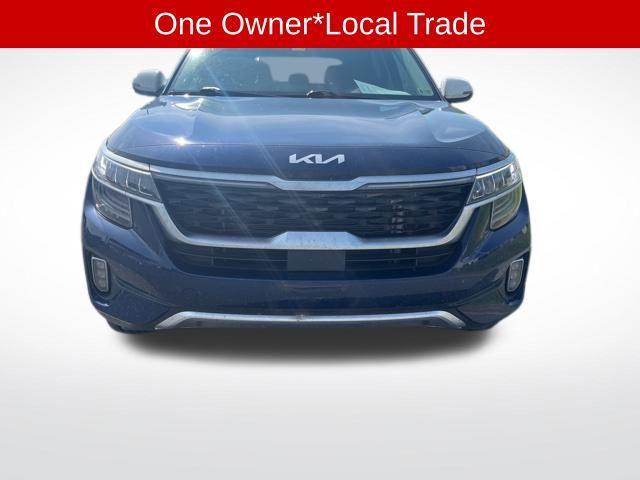 Photo of 2022 Dark Ocean Blue/White Roof Kia Seltos