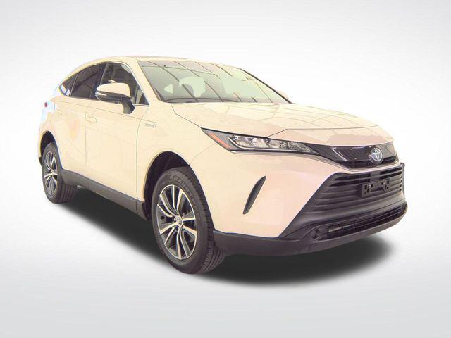 Photo of 2021 Blizzard Pearl Toyota Venza