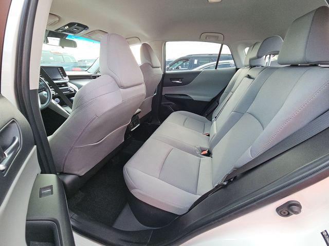 Photo of 2021 Blizzard Pearl Toyota Venza
