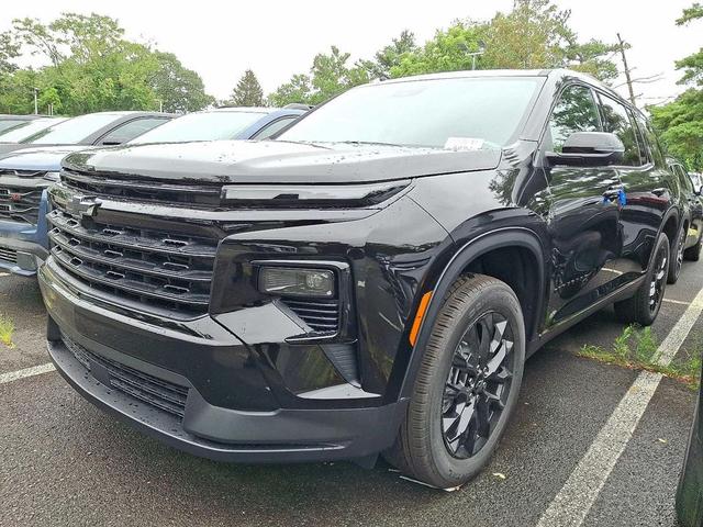 Photo of 2026 Mosaic Black Metallic Chevrolet Traverse