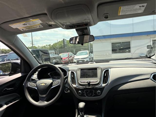 Photo of 2023 Mosaic Black Metallic Chevrolet Equinox