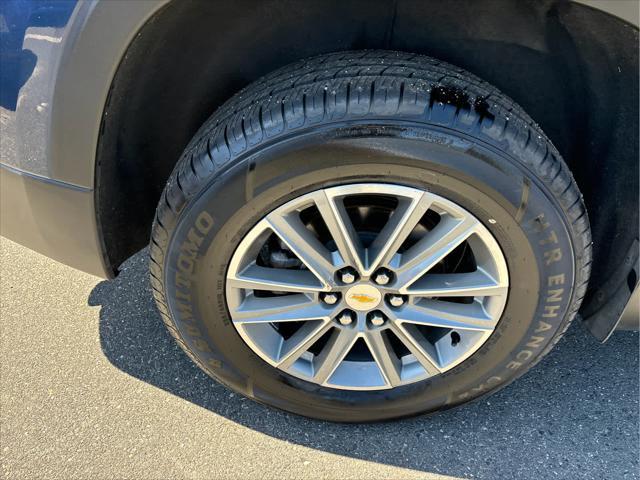 Photo of 2022 Northsky Blue Metallic Chevrolet Traverse
