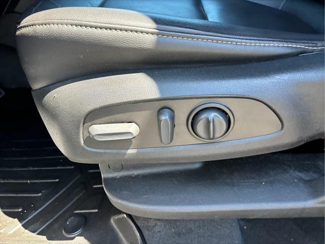 Photo of 2022 Northsky Blue Metallic Chevrolet Traverse