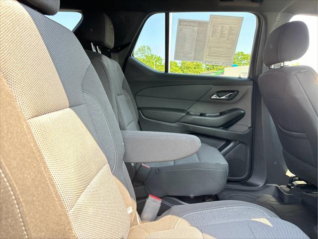 Photo of 2022 Northsky Blue Metallic Chevrolet Traverse