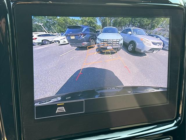 Photo of 2022 Northsky Blue Metallic Chevrolet Traverse