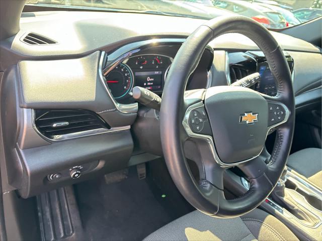 Photo of 2022 Northsky Blue Metallic Chevrolet Traverse
