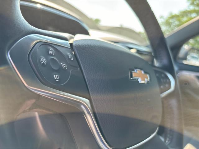 Photo of 2022 Northsky Blue Metallic Chevrolet Traverse