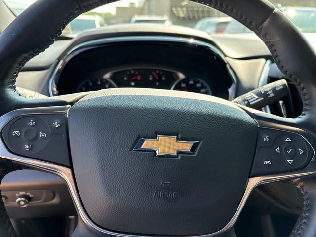 Photo of 2022 Northsky Blue Metallic Chevrolet Traverse