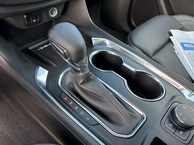 Photo of 2023 Summit White Chevrolet Traverse