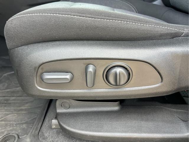 Photo of 2023 Mosaic Black Metallic Chevrolet Traverse