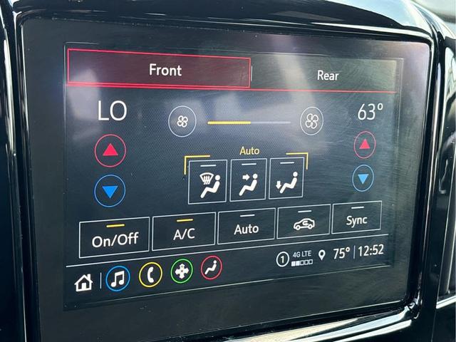 Photo of 2023 Mosaic Black Metallic Chevrolet Traverse