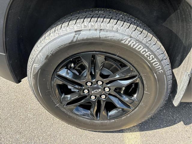 Photo of 2023 Mosaic Black Metallic Chevrolet Traverse