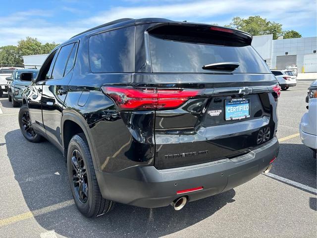 Photo of 2023 Mosaic Black Metallic Chevrolet Traverse