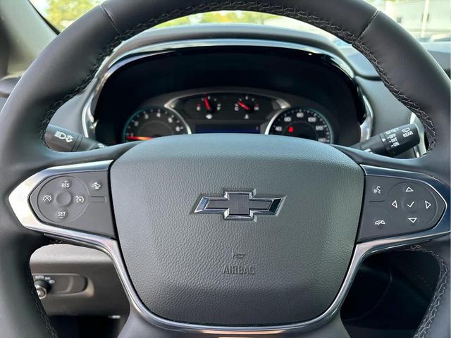 Photo of 2023 Mosaic Black Metallic Chevrolet Traverse