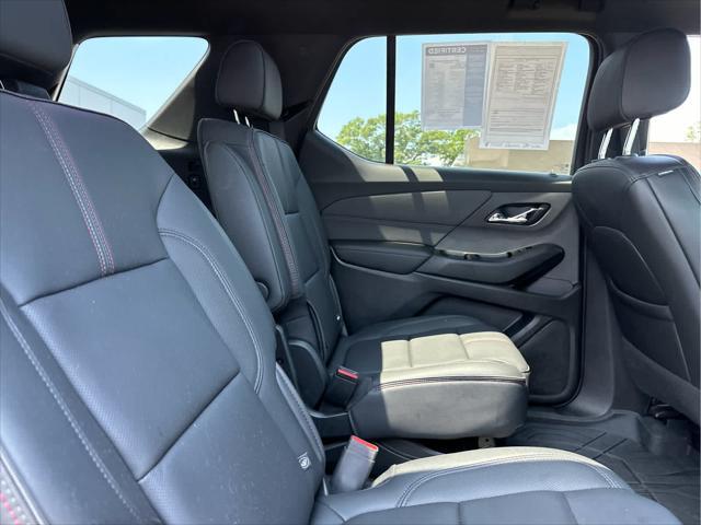 Photo of 2023 Mosaic Black Metallic Chevrolet Traverse