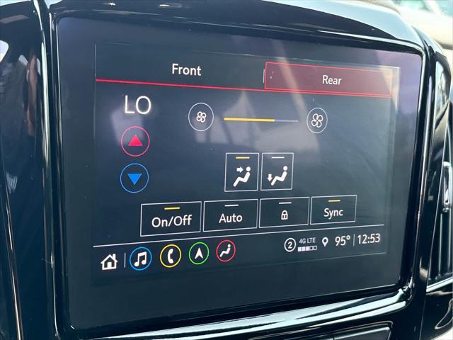 Photo of 2023 Mosaic Black Metallic Chevrolet Traverse