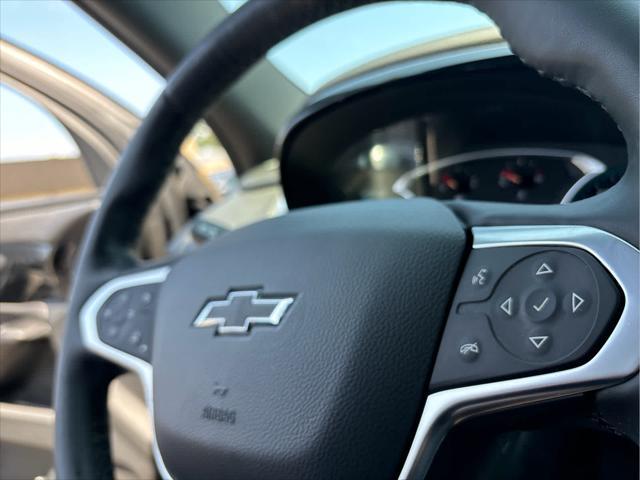 Photo of 2023 Mosaic Black Metallic Chevrolet Traverse