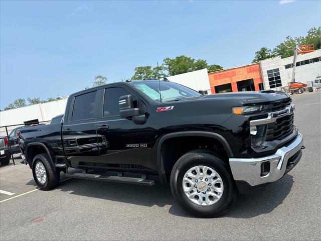 Photo of 2024 Black Chevrolet Silverado 3500