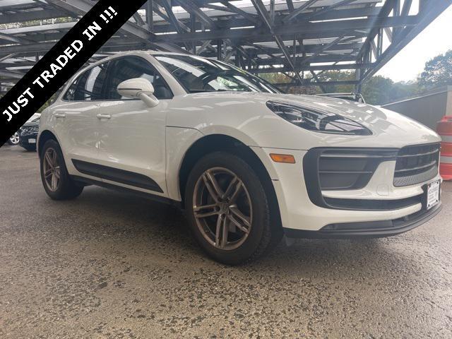 Photo of 2022 Black Porsche Macan