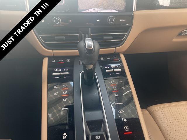 Photo of 2022 Black Porsche Macan