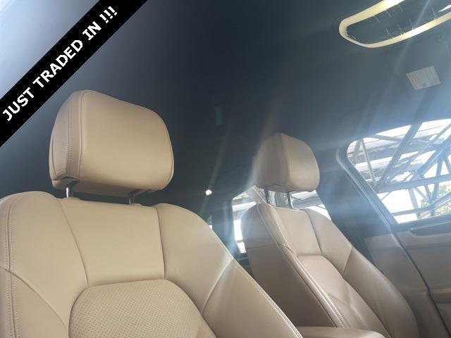 Photo of 2022 Black Porsche Macan