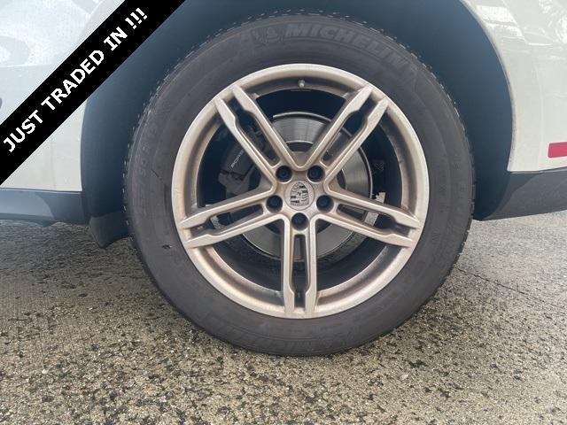 Photo of 2022 Black Porsche Macan