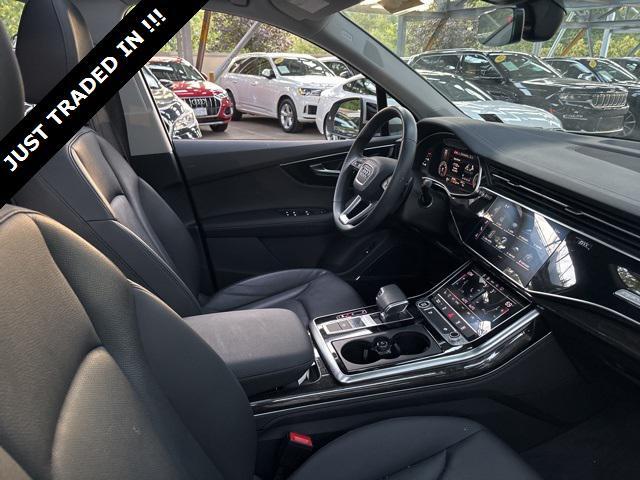 Photo of 2023 Satellite Silver Metallic Audi Q7