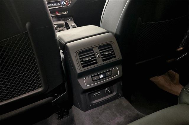 Photo of 2025 Mythos Black Metallic Audi Q5
