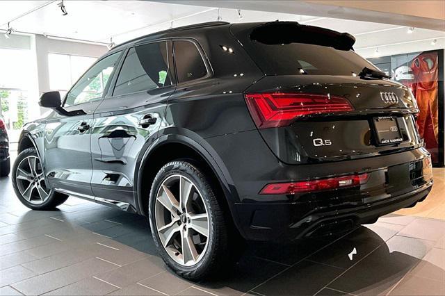 Photo of 2025 Mythos Black Metallic Audi Q5