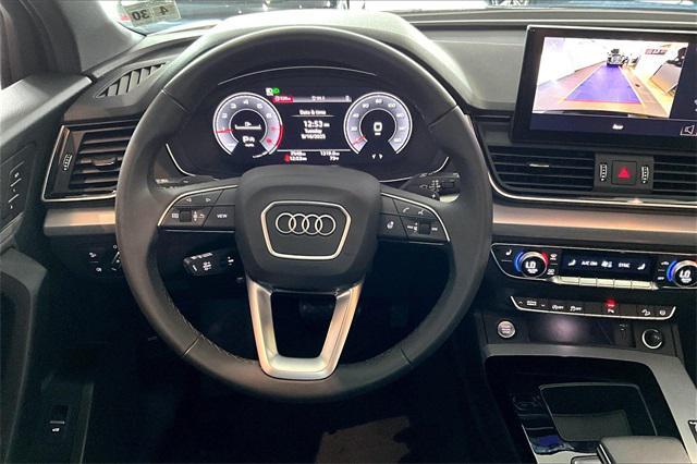 Photo of 2025 Mythos Black Metallic Audi Q5