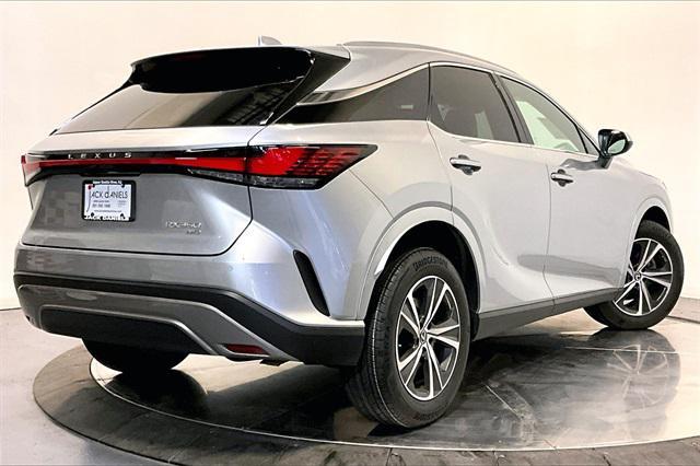 Photo of 2023 Iridium Lexus RX 350