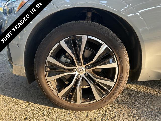 Photo of 2024 Vapour Grey Metallic Volvo XC60