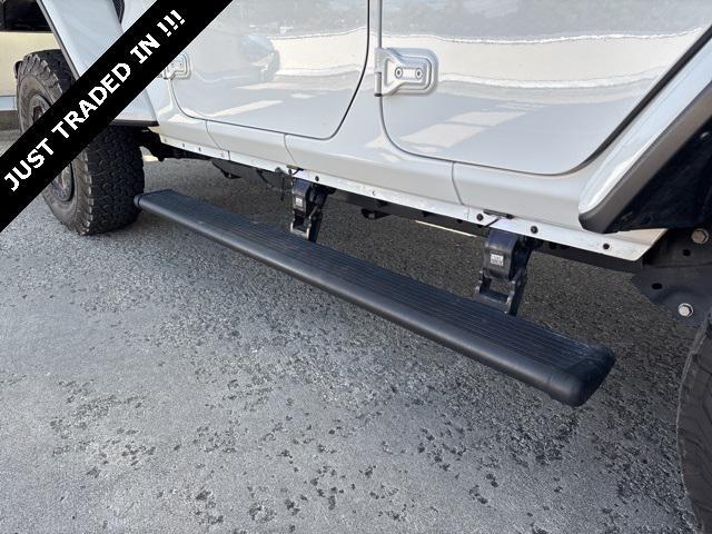 Photo of 2023 Bright White Clearcoat Jeep Wrangler