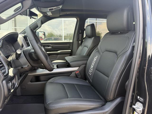 Photo of 2025 Diamond Black Crystal Pearlcoat RAM 1500