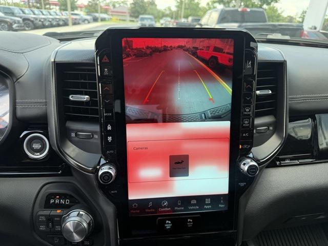Photo of 2025 Diamond Black Crystal Pearlcoat RAM 1500