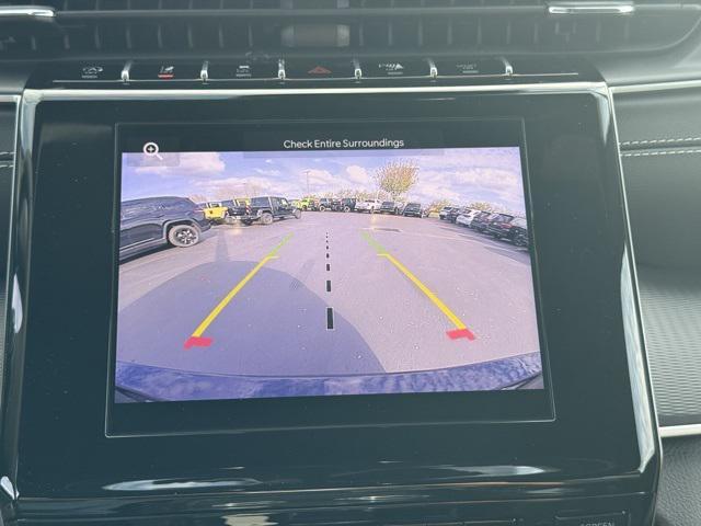 Photo of 2025 Diamond Black Crystal Pearlcoat Jeep Grand Cherokee L