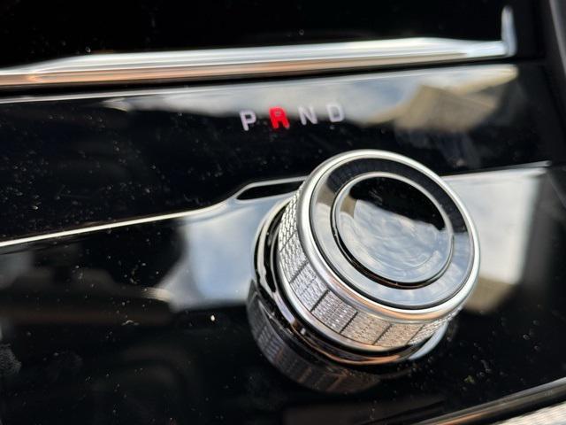 Photo of 2025 Diamond Black Crystal Pearlcoat Jeep Grand Cherokee L