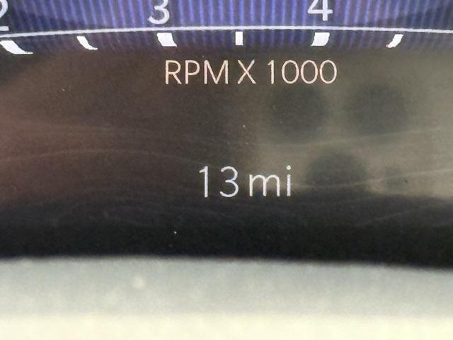 Photo of 2025 Diamond Black Crystal Pearlcoat Jeep Grand Cherokee L