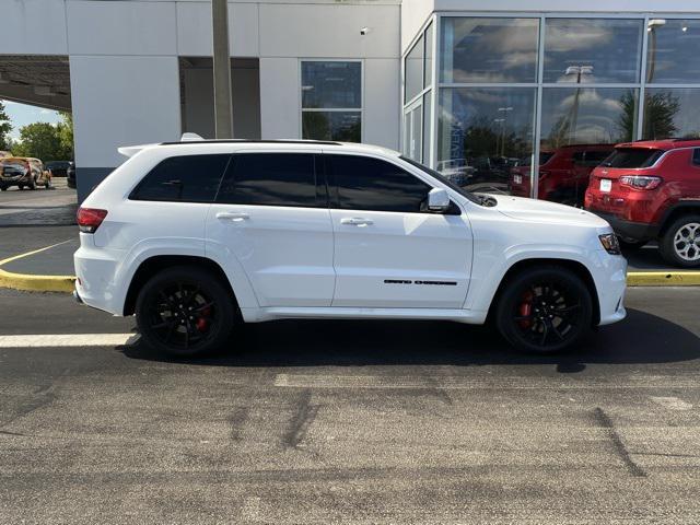 Photo of 2018 Bright White Clearcoat Jeep Grand Cherokee