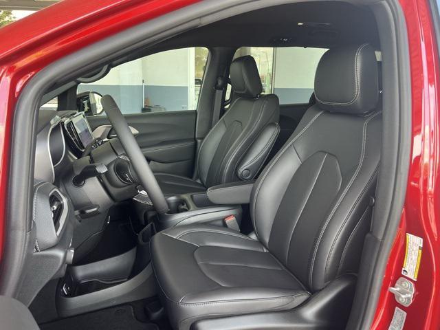 Photo of 2025 Red Hot Pearlcoat Chrysler Pacifica